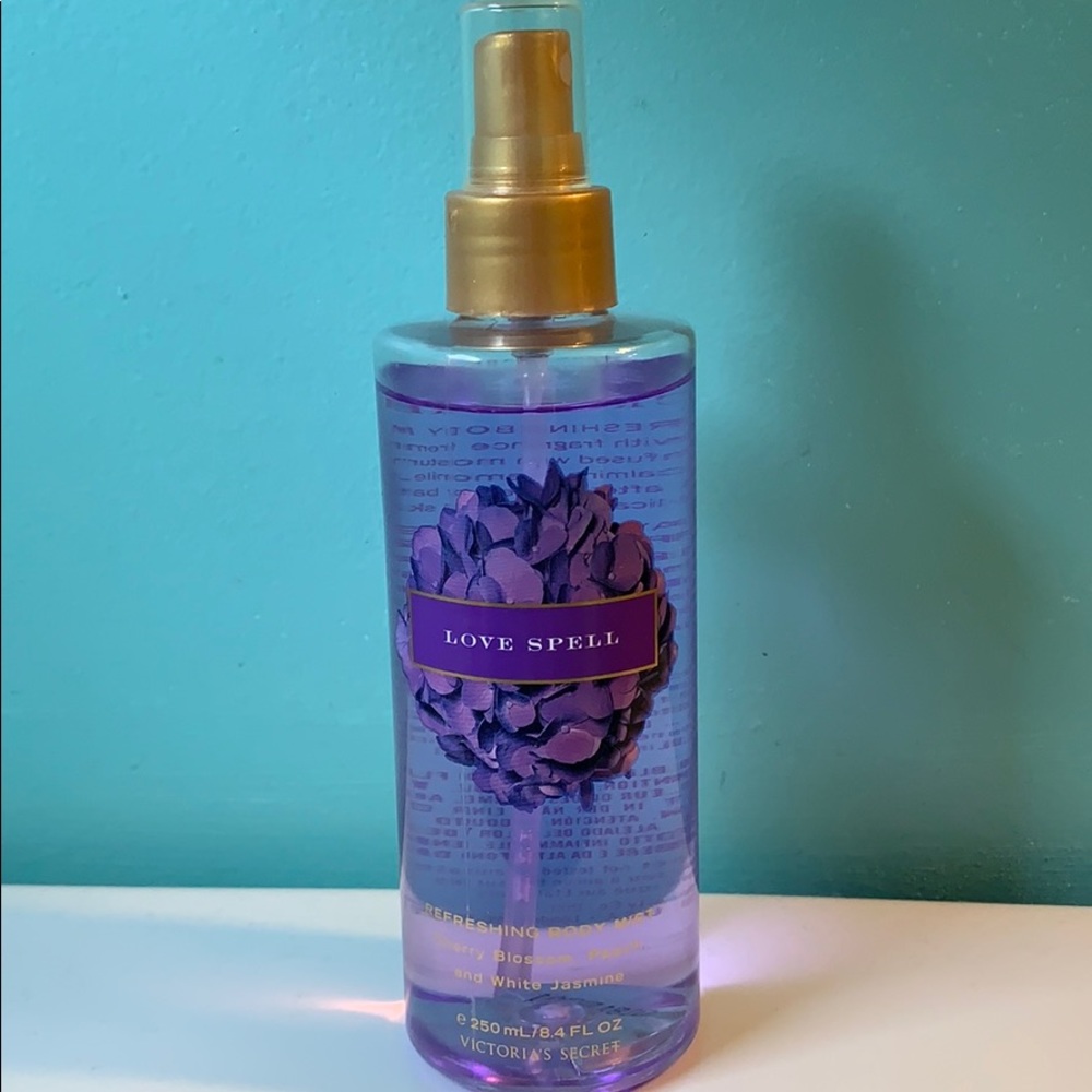 Victoria’s Secret body mist - Love Spell